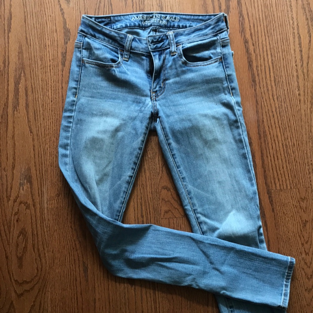 American Eagle stretchy light blue jeans size 2